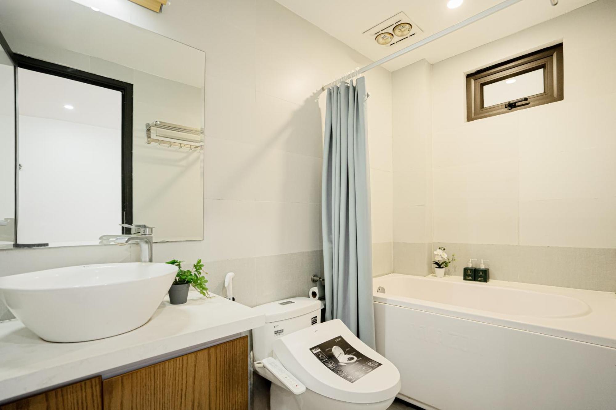 22Housing Hotel & Residence 60 Linh Lang Hanoï Extérieur photo