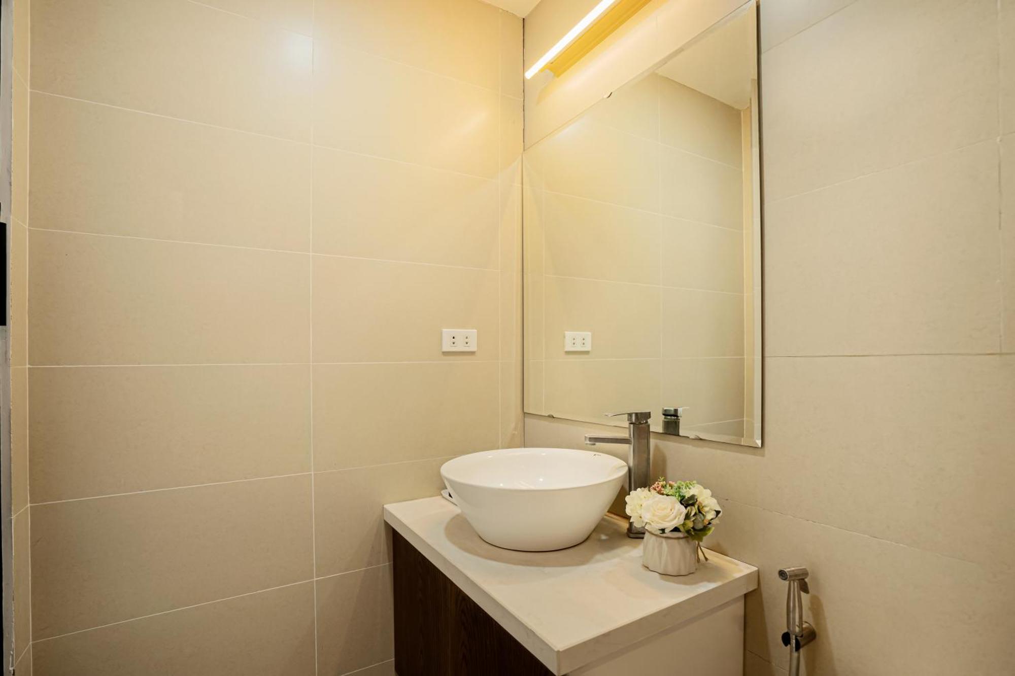 22Housing Hotel & Residence 60 Linh Lang Hanoï Extérieur photo